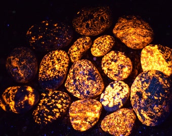 Yooper stones  Fluorescent Sodalites 1 lb lot emberlites Lake Superior UV Glow Rocks