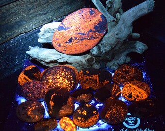 Yooperstones  Fluorescent Sodalites 50 lb lot emberlites Lake Superior UV Glow Rocks