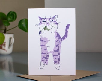 Geschenken meenemen | Wenskaart met kattenillustratie voor elke geschenkgelegenheid, waarop een gestreepte kat te zien is die een takje kattenkruid in zijn bek heeft
