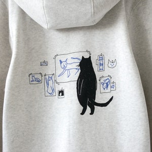 Galerie Sweat à capuche zippé Cat Illustration de chat sérigraphiée à la main sur un sweat à capuche zippé en coton mélangé blanc, art de chat original par The Imprimé Cat image 4