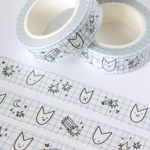 Cinta adhesiva washi con forma de gato, 15 mm x 10 m. Papelería kawaii con ilustración en blanco y negro y fondo de cuadros azul pastel para planificadores y álbumes de recortes.