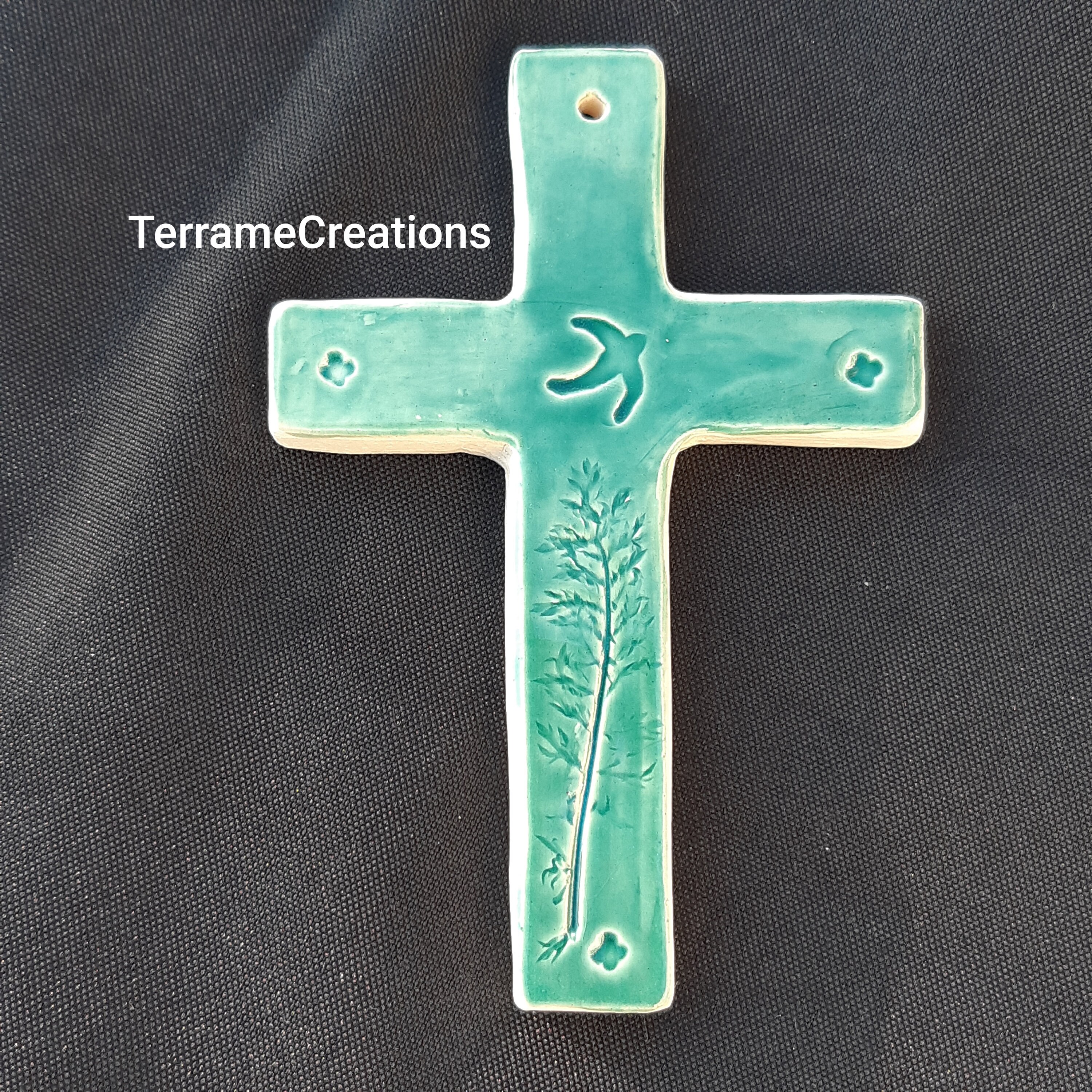 Croix en Ceramique avec Colombe et Rameau