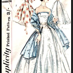 Puede incluir: Patrón de costura vintage Simplicity 2404 para un vestido de noche sin tirantes con una chal a juego y un vestido separado con estampado floral. El patrón es para señoritas tallas 14 y busto 34.