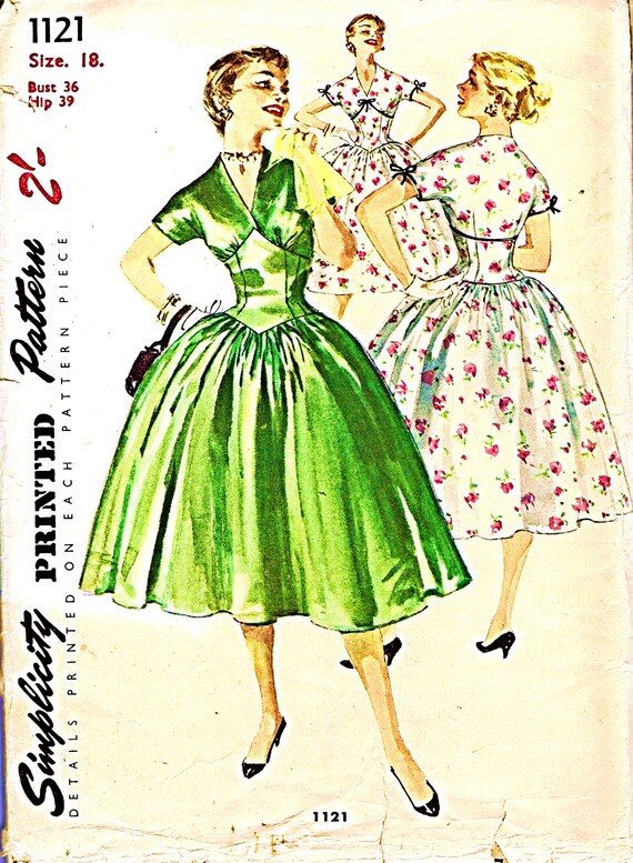 open lace back dress Vintage Simplicity Pattern 8013 / 1970s Vintage Wrap Dress main image 0