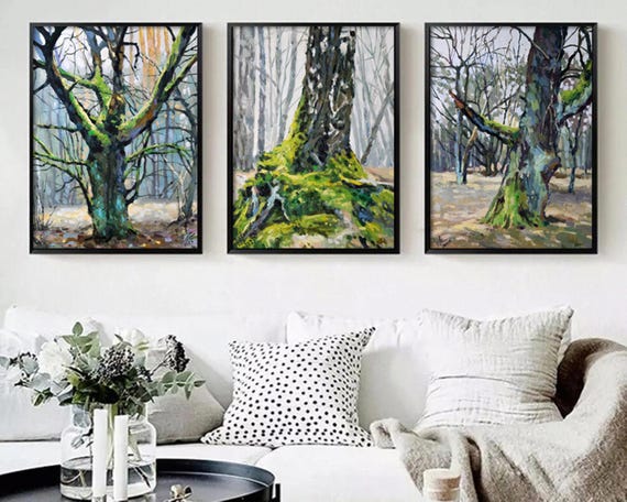 白樺の幹に生える緑の苔（ハードボードに油絵）、森の中の古い木の油絵