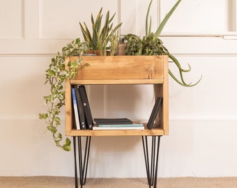 Reclaimed Handmade Wood Indoor Plant and Storage Unit mit Hairpin Legs für Zimmerpflanzen, Wahl der Farben