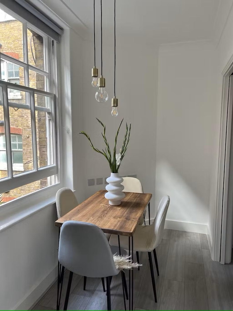 Återvunnet matbord med svarta hårnålar, valfria storlekar + färger, handgjort i London bild 4