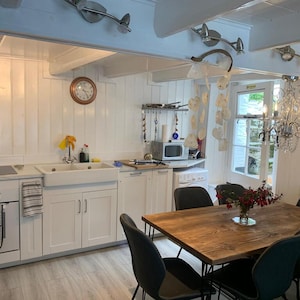 Återvunnet matbord med svarta hårnålar, valfria storlekar + färger, handgjort i London bild 11