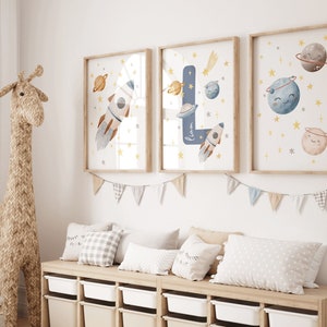 Impresión inicial del espacio personalizada, impresión del nombre del espacio, arte de pared para guardería, juego de 3, decoración de habitación infantil, impresiones espaciales para niños, decoración del espacio exterior