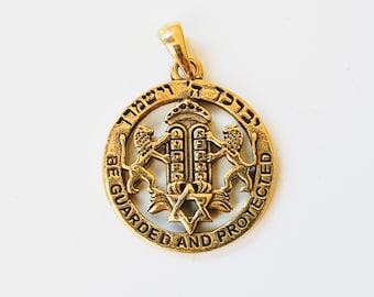 14k Gold Lions of Judah Guarding The Ten Commandments Torah scroll with Priestly Blessing over star of David Pendant, Jewish amulet,