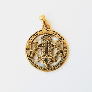 14k Gold Lions of Judah Guarding The Ten Commandments Torah scroll with Priestly Blessing over star of David Pendant, Jewish amulet,
