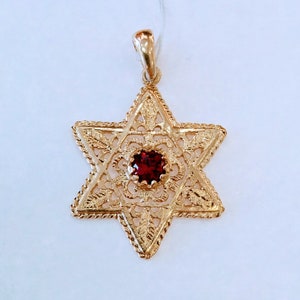 Star of David, 14k solid Gold pendant, vintage design, filigree with Garnet in the center, jewish jewelry, Judaica,