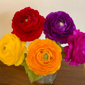 Handgemachte Ranunkel aus Krepppapier: Gemischte Farbe Blumenstrauß