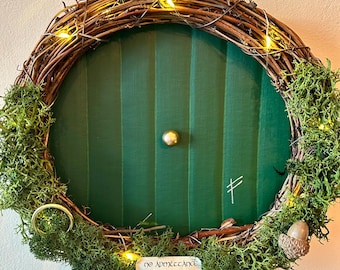 Handmade Large Hobbit hole wreath with fairy lights! Wall decor, Lord of the Rings theme, Wedding, Literary gift
