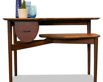 Deens design teak bijzettafeltje uit de jaren 50/60