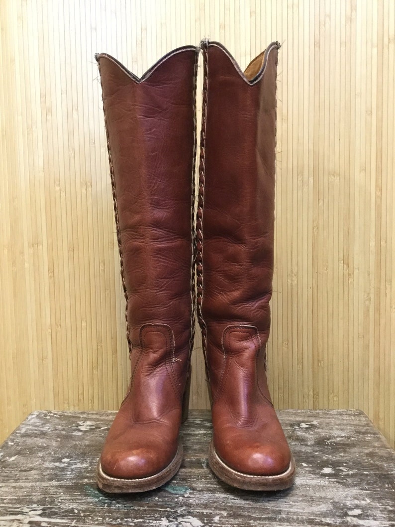 round toe knee high boots