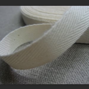 Roll of 10 or 15mm Ecru Herringbone tape in Cotton 100%