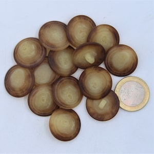 100 Button Galalithe Brown Tail Glossy Dome Marbled Appearance Vintage Rings for Blazer Classic Coat Coat Of Arms Shield Style Costume Coat 22mm