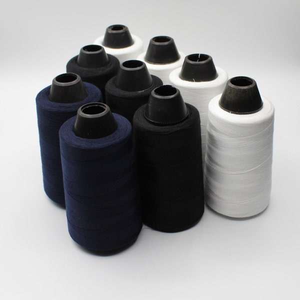 12 x 2200 metres de fils Surjeteuse (overlock) 100% polyester de haute qualité - 4 cones noirs + 4 cones blancs + 4 Marine