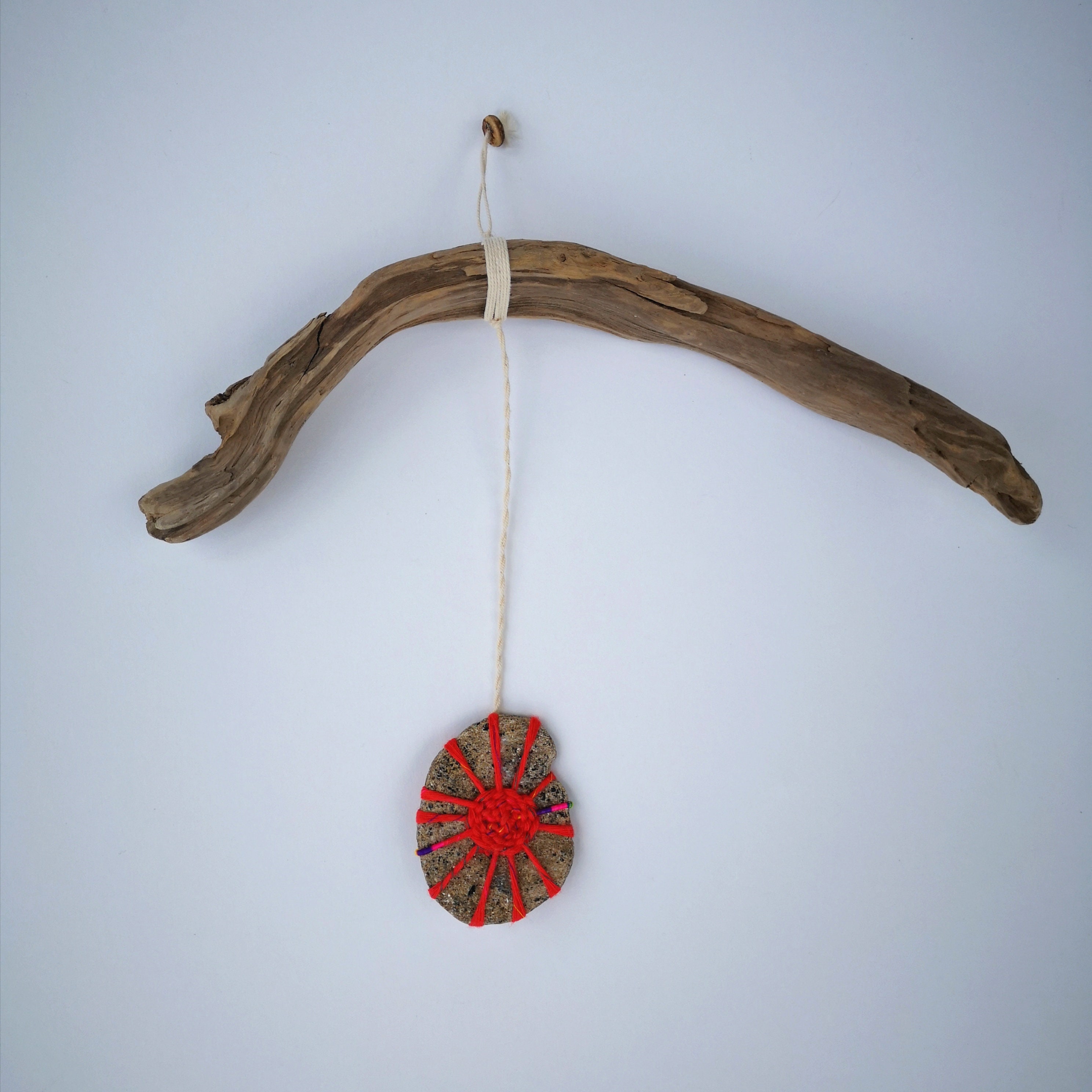 Mobile Galet Tissé Rouge