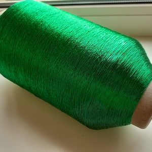Green metallic yarn 500g green metallized yarn glitter yarn lurex yarn green shiny yarn cone brocade yarn lurex bobbin lurex metallized