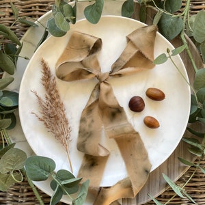 Eco bedrukt satijnen zijden lint, goud en bruin Organische &Peace zijden linten, Cruelty free Hand geverfd botanisch boho lint, duurzaam lint