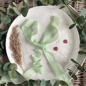 Fita de seda Mint Green 128 Peace, 100% seda naturalmente tingida na cor verde, fita de seda tingida à mão sem crueldade, fita de seda para buquê de casamento