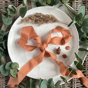 Nastro di seta Terracotta 151 Peace, 100% seta tinta naturalmente in colore marrone-arancio, nastro di seta cruelty-free tinto a mano, nastro per bouquet da sposa