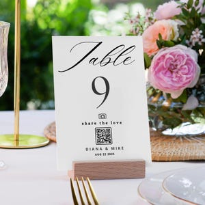 Números de mesa Modelo de casamento Sinais de mesa de casamento imprimíveis para cartões de mesa de casamento minimalistas com código QR Sinalização de casamento moderna editável
