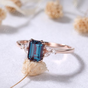 Anillo de alejandrita de talla esmeralda Anillo de compromiso de alejandrita de Eva de oro blanco Anillo de alejandrita vintage Anillo de piedra de nacimiento de junio Anillo de promesa para mujeres