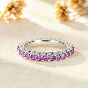 Anello nuziale full eternity in argento sterling con ametista e moissanite, pietre preziose viola, anello impilabile, pietra portafortuna di febbraio, regalo per lei