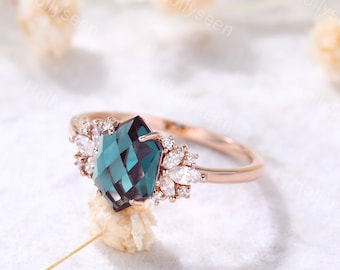 Unique Hexagon Cut Alexandrite Engagement Ring Rose Gold June Birthstone Ring Color Change Gemstone Ring Vintage Promise Ring for Her Gift