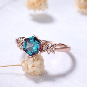 Vintage Hexagon Cut Alexandrite Engagement Ring 14k Rose Gold Art Deco Cluster Diamond Ring Dainty June Birthstone Ring Bridal Gift Women
