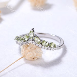 Marquise Peridot Wedding Ring Silver White Gold Curved Moissanite Wedding Band Green Stone Stacking Ring August Birthstone Ring for Women