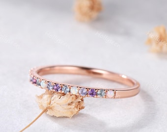 Aliança de casamento em ouro rosa com opala, alexandrita, ametista e tanzanita de 1,5 mm, modelo meia aliança, anel simples com múltiplas pedras, anel personalizado com pedra de nascimento.