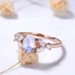 Vintage Oval Schnitt Mondstein Verlobungsring 14k Rose Gold Blauer Mondstein Diamant Ring Antike Blatt Cluster Ring Einzigartige Frauen Versprechen Ring