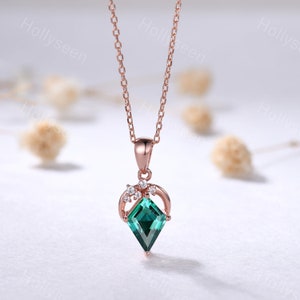 Vintage Kite Cut Green Emerald 14k Rose Gold Pendant Art Deco Necklace Unique Moon Necklace Dainty Women Bridal Gift Engagement Gift for Her