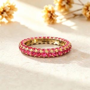 Rubin voller Eternity Trauring Solid 14k Gelbgold minimalistischen Rubin Stapelring Juli Birthstone stapelbar Ring rote Edelsteine Band