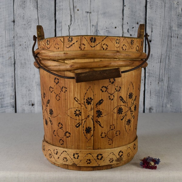 Antique wooden bucket / Old wooden bowl / Handmade bucket / Natural wooden vessel / Rustic decor / Home decor