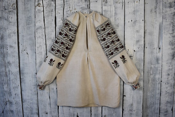 Vintage traditional Ukrainian embroidered shirt /… - image 2