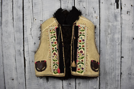 Antique Ukrainian vest / Traditional Ukrainian sle