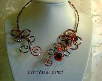 Collier bicolore noir et rouge, fil alu,