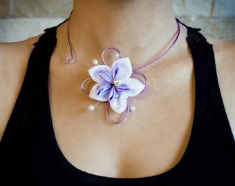 Accented with a two-tone flower purple aluminum wire necklace