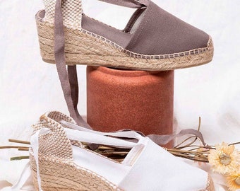 Sommer-Espadrille aus Jute und Baumwoll-Canvas, mit Bindebändern, Größen 37 bis 40 EU.