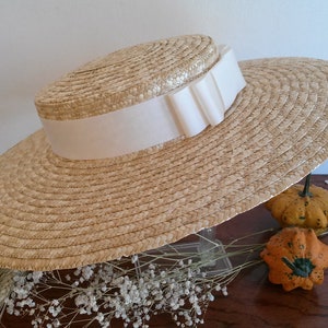 Canotier en paille naturelle pour la mariée, chapeau de mariage en paille, canotier à larges bords en paille naturelle pour la mariée. image 1