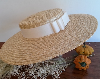 Natural straw boater for the bride, straw wedding hat, wide-brimmed natural straw boater for the bride.