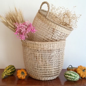 Round basket in woven straw, decorative basket in openwork straw, handmade basket, storage basket, decorative basket, planter, size L.