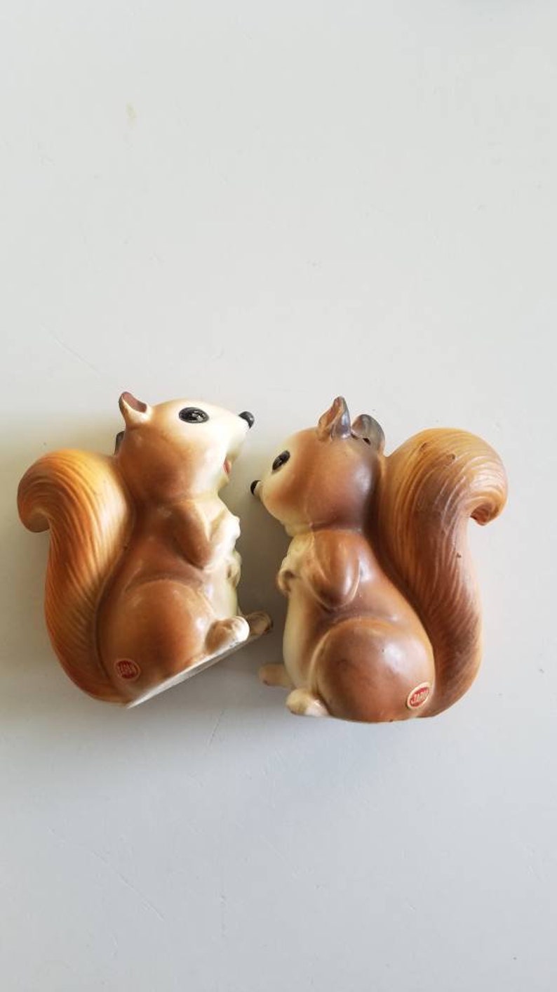 Vtg Squirrel Salt /& Pepper Shaker Set