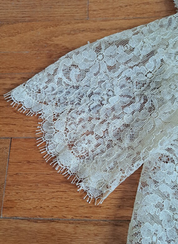 60s Scalloped Delicate Floral Lace Duster - image 8