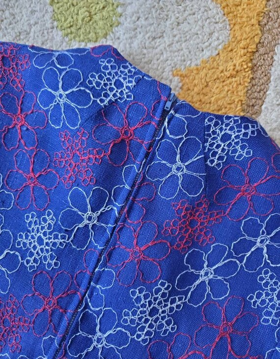 60s/70s Embroidered Daisy Chevron Mini Dress - image 5